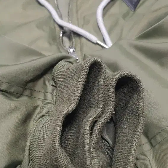 [BUNJANG] GUESS Hooded Down Padded Jacket / 게스 GUESS 후드 다운패딩