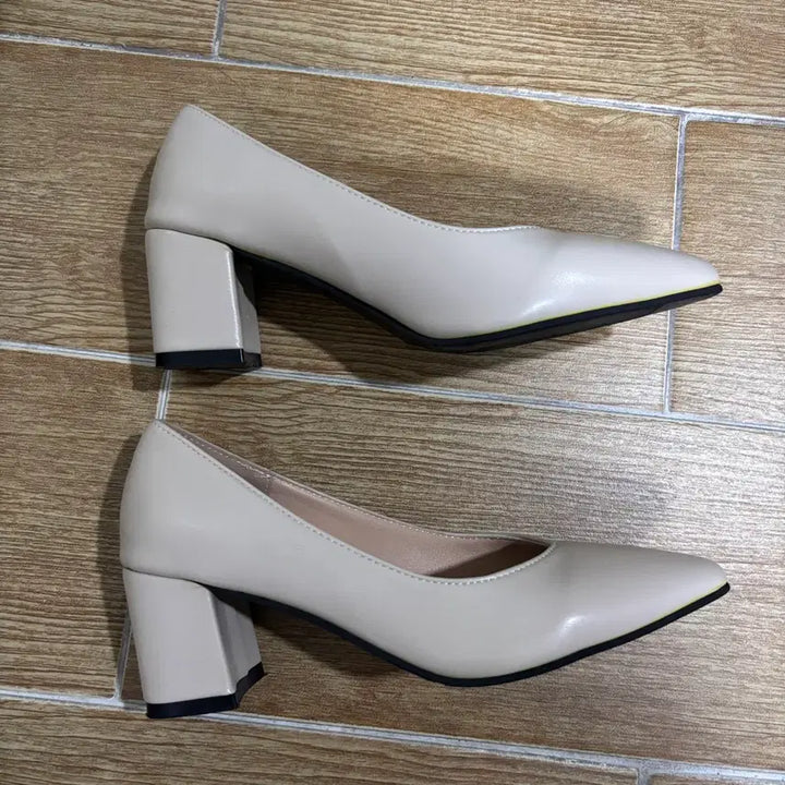 [BUNJANG] Marina Stiletto Mid Heel Ivory 225 / 착한구두 마리나 스틸레토 미들힐 아이보리 225