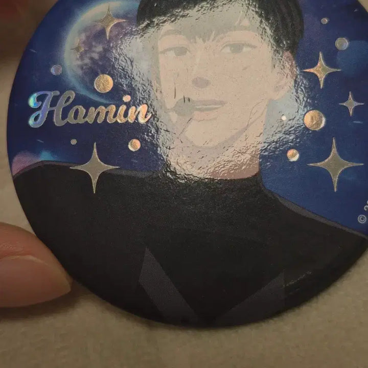 플레이브 하민 애니플러스 기다릴게 캔 뱃지