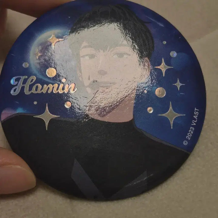 플레이브 하민 애니플러스 기다릴게 캔 뱃지