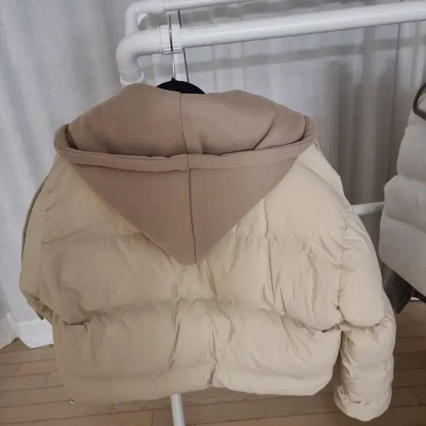 [BUNJANG] Generic Beige Padded Jacket / 베이지패딩 점퍼