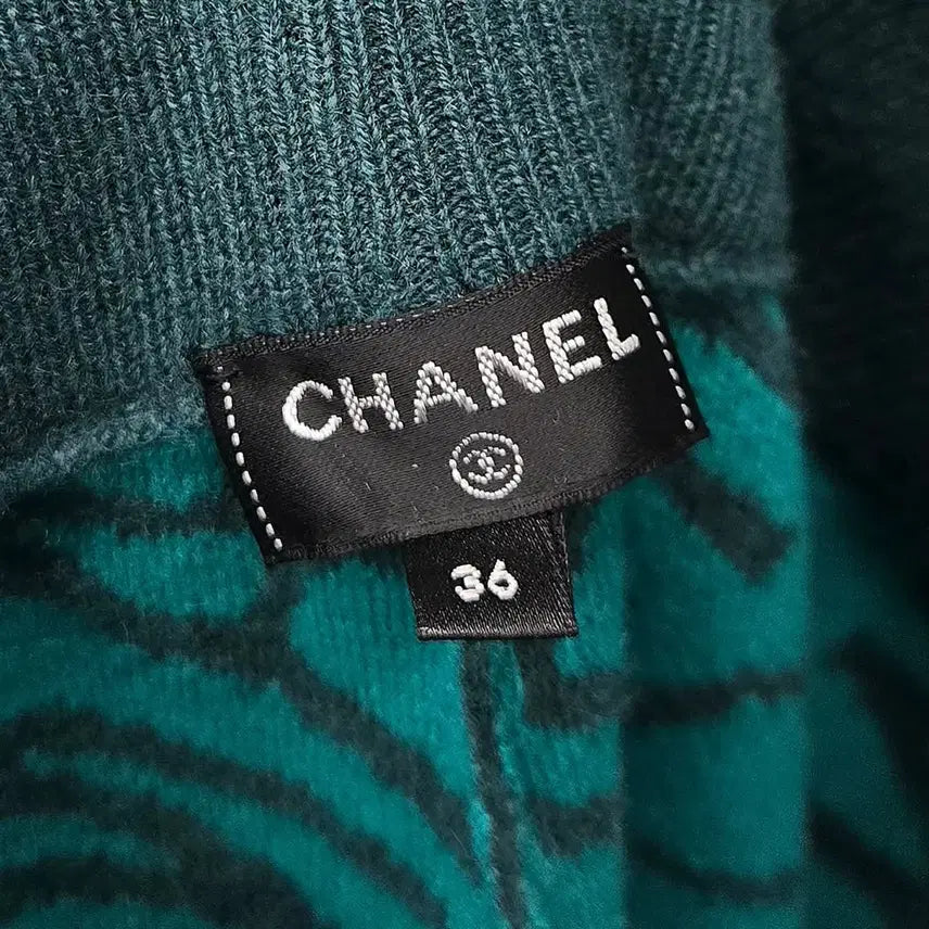 [BUNJANG] Chanel Cashmere Multi-Logo Jogger Pants / { 오버핏 36 / 백화점판 } 샤넬 캐시미어 멀티로고 조거팬츠