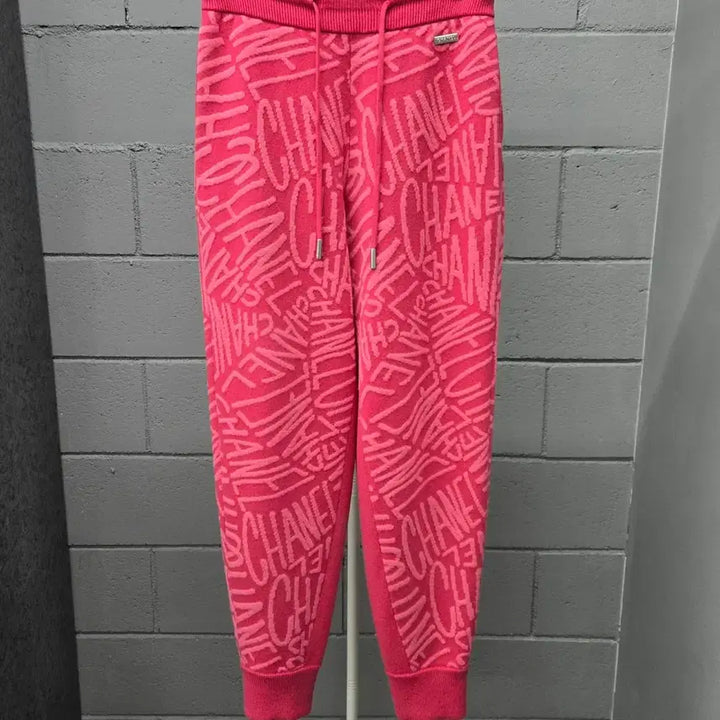 [BUNJANG] Chanel Cashmere Multi-Logo Jogger Pants / { 오버핏 36 } 샤넬 캐시미어 멀티로고 조거팬츠
