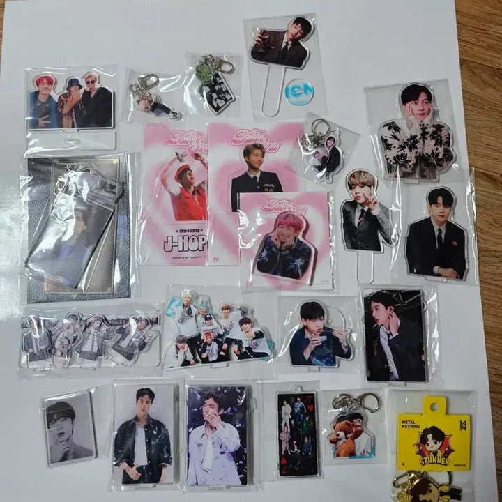 방탄소년단 BTS 비공굿 아크릴 스탠드 키링 포토프롭 등 전체 일괄 판매