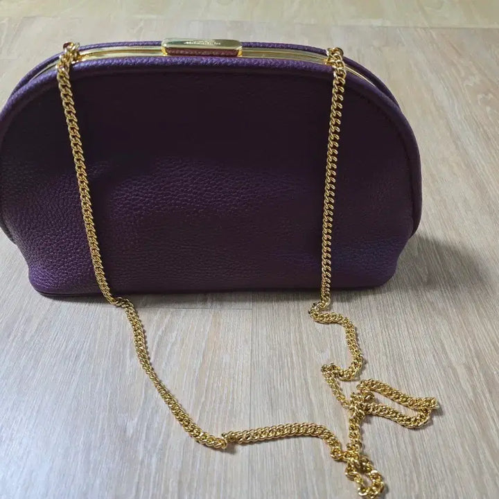 [BUNJANG] Burberry Leather Chain Shoulder Bag / 버버리  정품 가죽100% 체인 숄더백