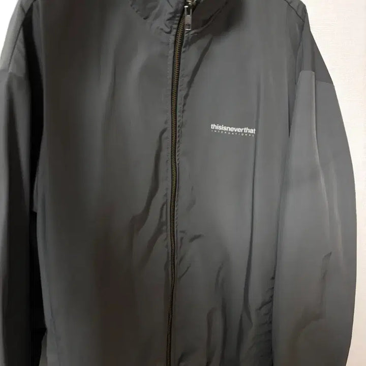[BUNJANG] thisisneverthat Windbreaker Jacket Charcoal / 디스이즈네버댓 바람막이 자켓 아우터 차콜