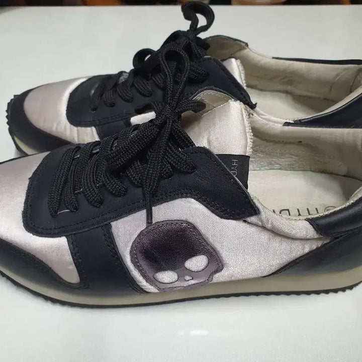 [SOLD OUT] 하이드로겐 스니커즈 255
