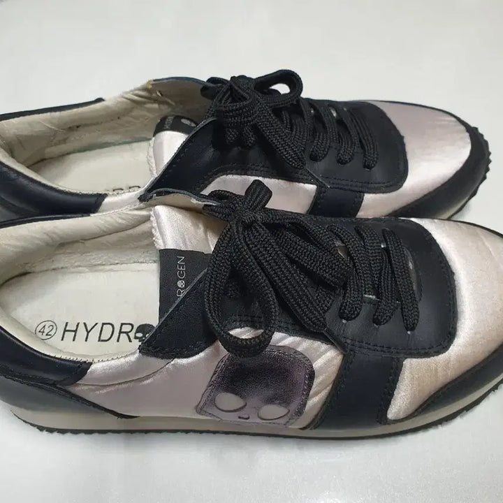 [SOLD OUT] 하이드로겐 스니커즈 255