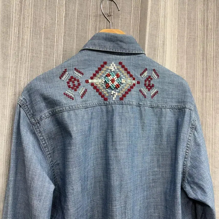 [BUNJANG] Zara Embroidered Western Denim Shirt / 자라 자수 웨스턴 데님 셔츠