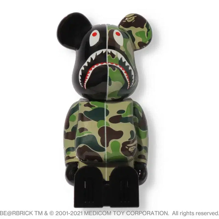 [BUNJANG] BAPE Shark Camo Cleverin Bearbrick Figure / 베이프 샤크 카모 베어브릭 cleverin 한정판 피규어
