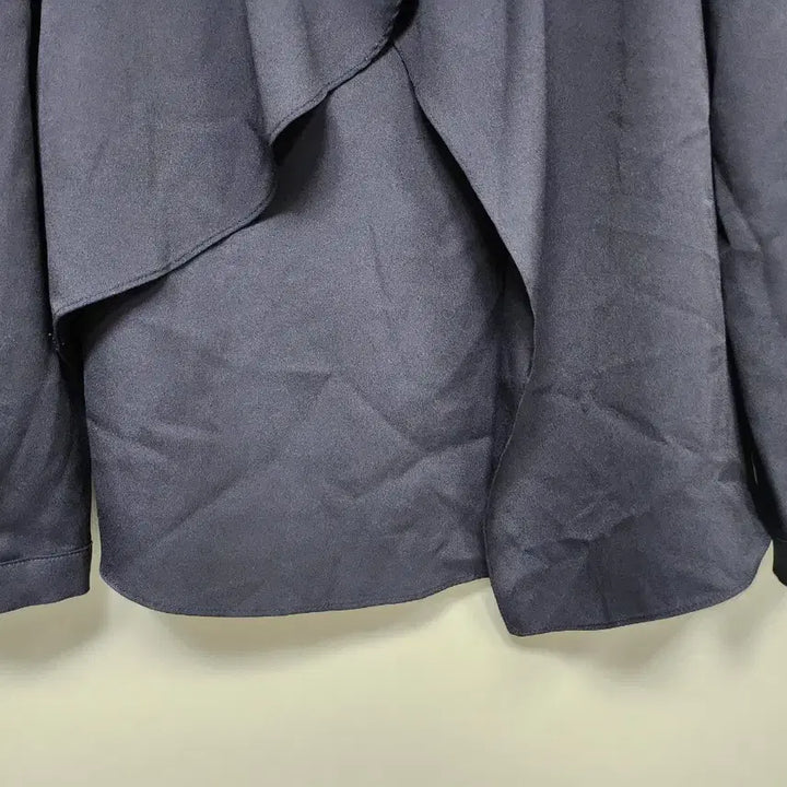 [BUNJANG] SuBI Frill Blouse Navy 55 / SuBI 프릴 블라우스 네이비 55