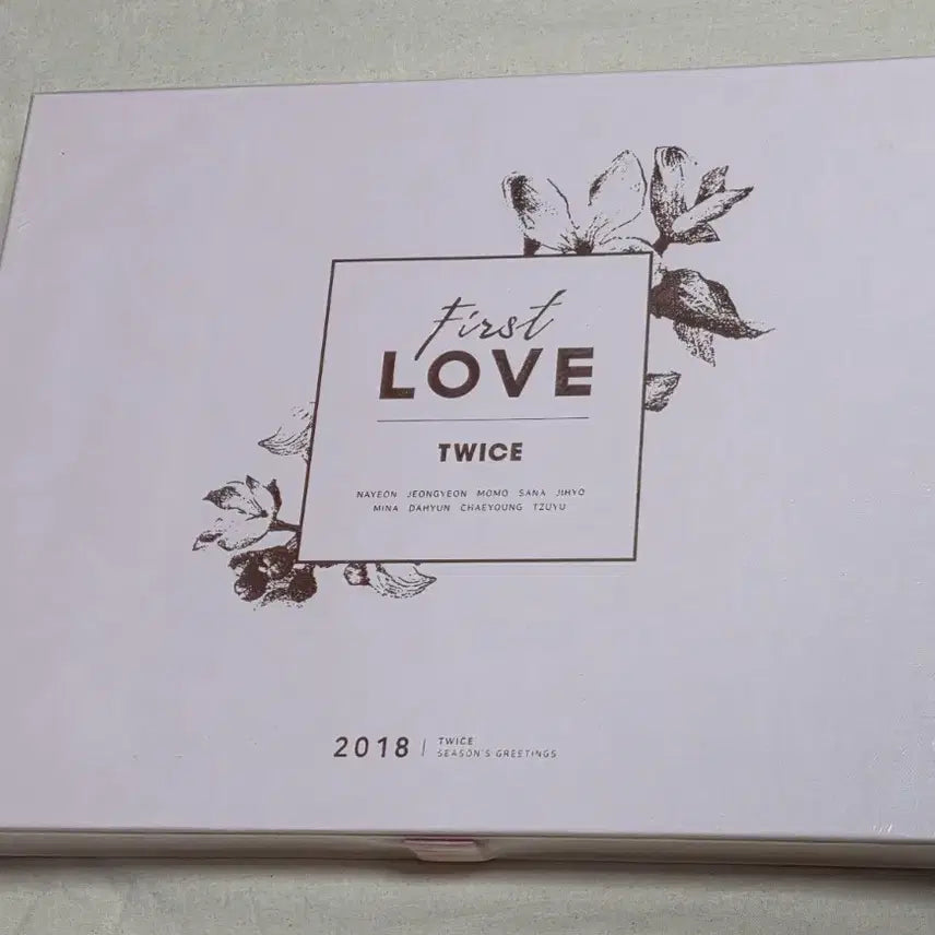 미개봉새제품 희귀 twice 트와이스 2018 시즌그리팅 퍼스트러브