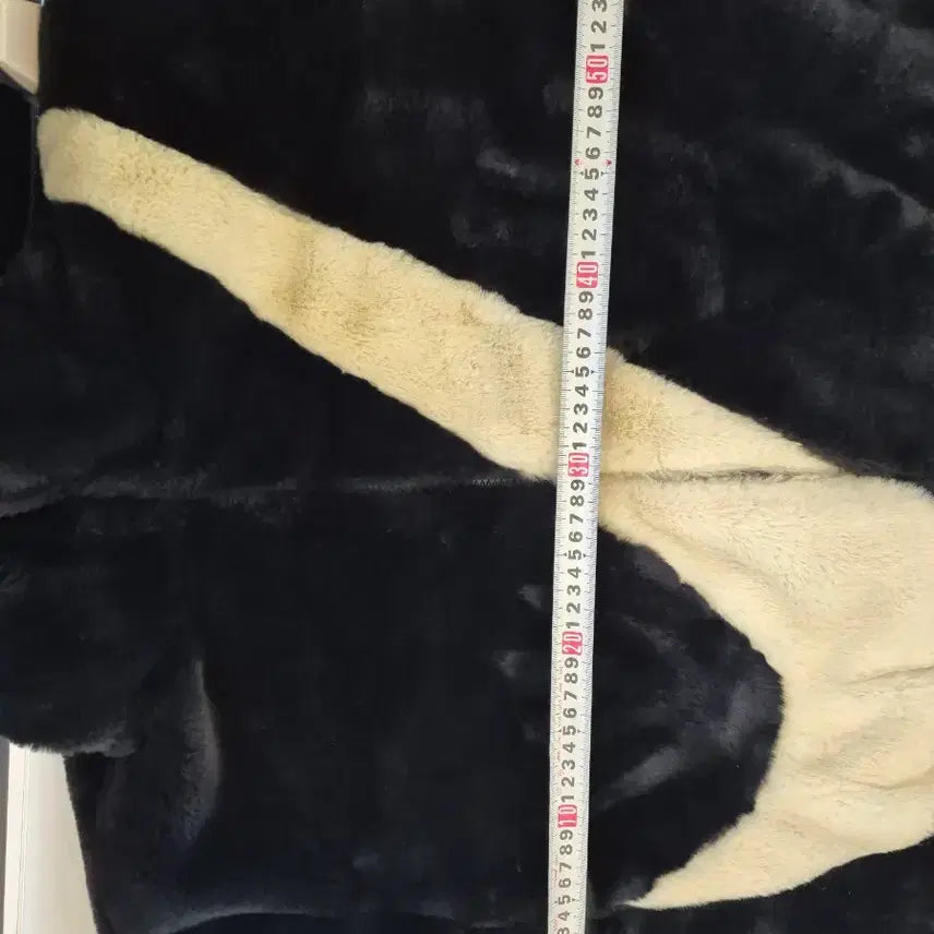 [BUNJANG] Nike Swoosh Black Fur Jacket L / 나이키 스우시 블랙 퍼 자켓 L