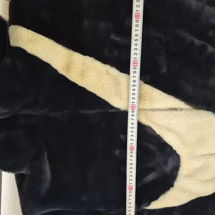 [BUNJANG] Nike Swoosh Black Fur Jacket L / 나이키 스우시 블랙 퍼 자켓 L