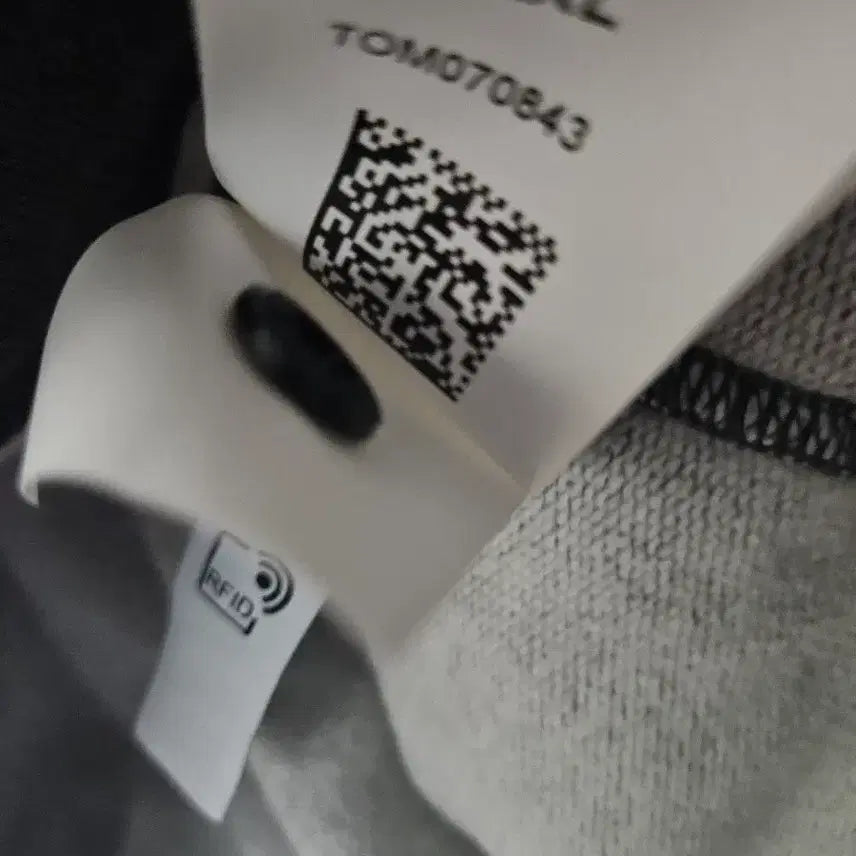 [BUNJANG] Stone Island 63020 Crewneck Sweatshirt Charcoal / 스톤 아일랜드 63020 크루넥 스웨트셔츠 차콜