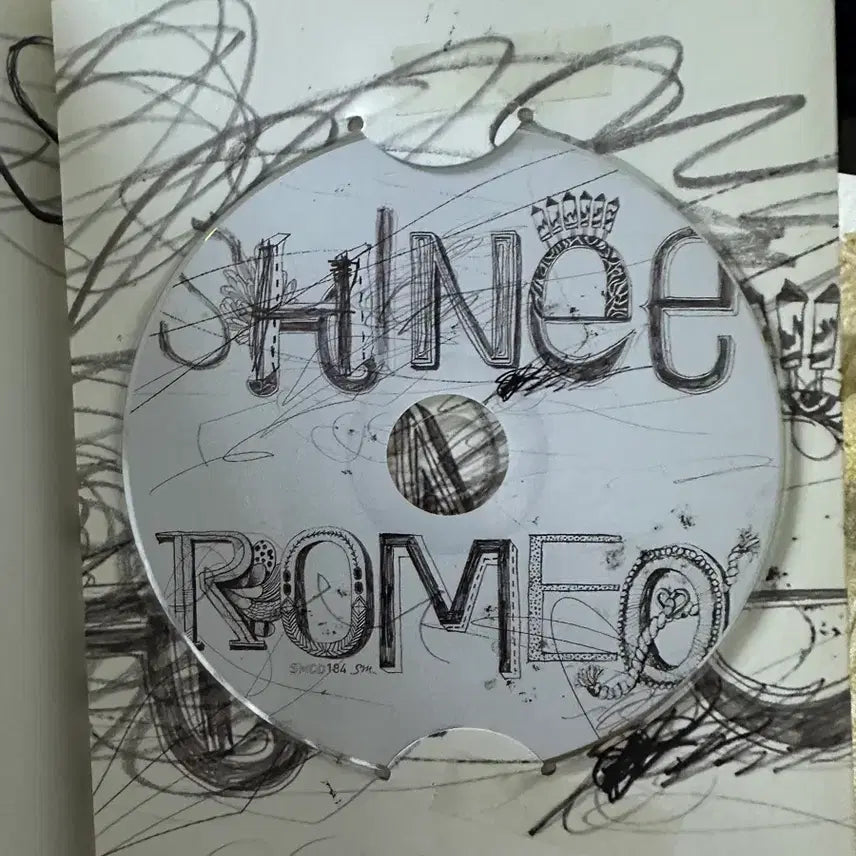 샤이니 로미오 뒷 커버 태민 앨범