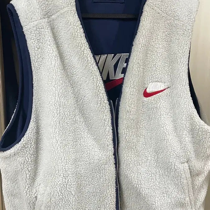 [BUNJANG] Supreme x Nike Sherpa Vest Navy / 슈프림 x 나이키 쉐르파 베스트 네이비
