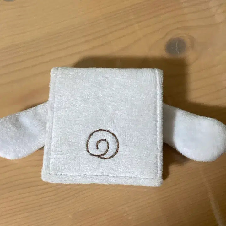 [BUNJANG] Paul & Joe Cinnamoroll Cosmetic Case / 폴앤조 시나모롤 케이스