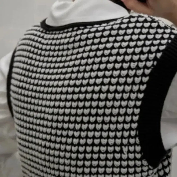 [BUNJANG] NAIN Pattern Crop Knit Vest / NAIN 패턴 크롭 니트 조끼