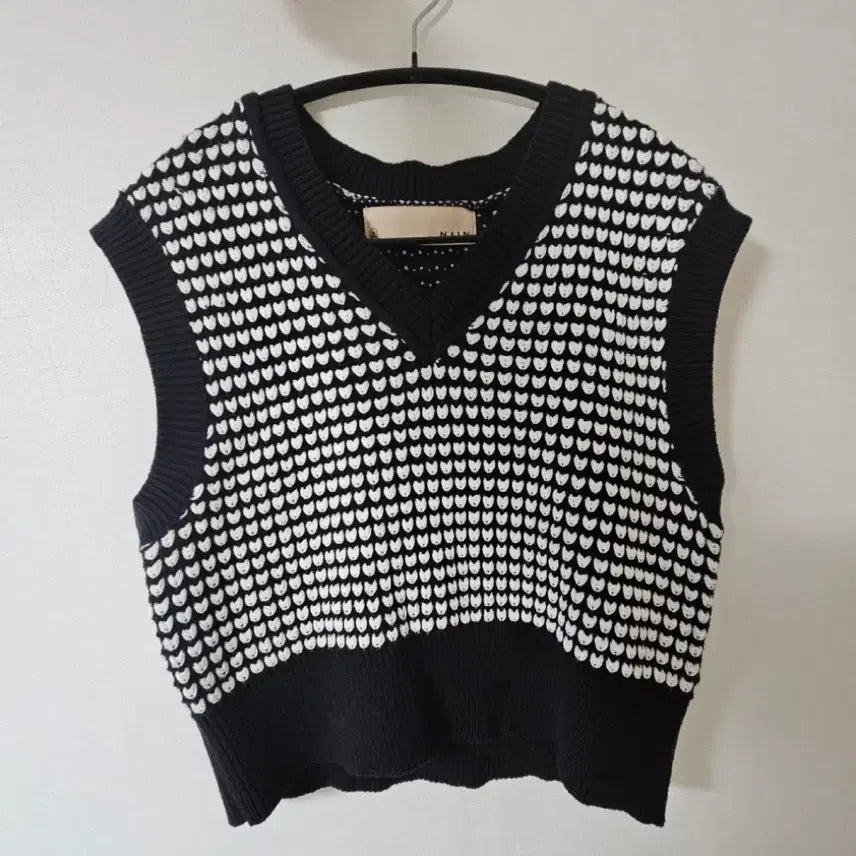 [BUNJANG] NAIN Pattern Crop Knit Vest / NAIN 패턴 크롭 니트 조끼