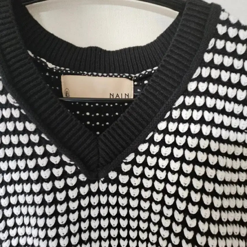 [BUNJANG] NAIN Pattern Crop Knit Vest / NAIN 패턴 크롭 니트 조끼