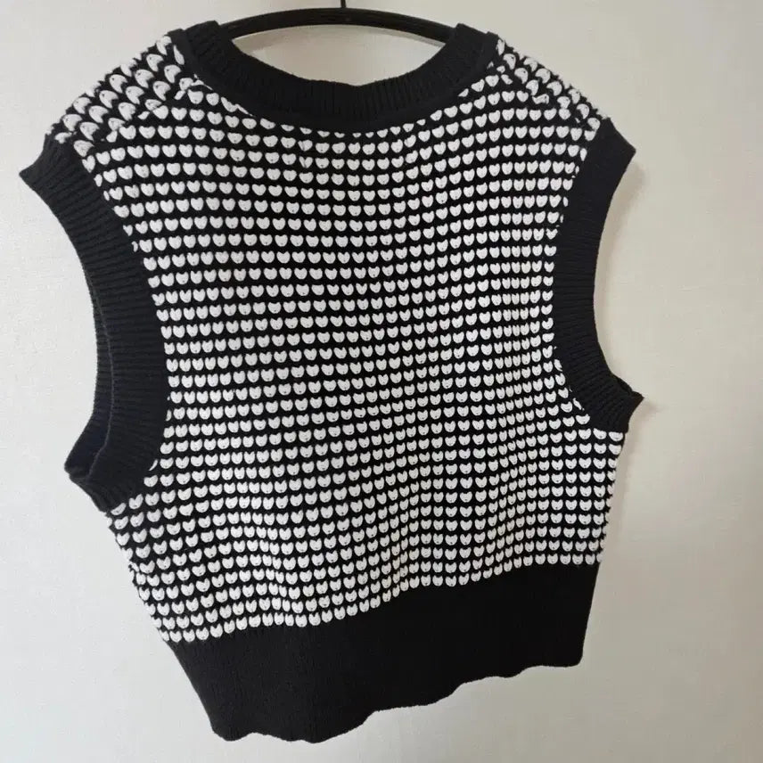 [BUNJANG] NAIN Pattern Crop Knit Vest / NAIN 패턴 크롭 니트 조끼