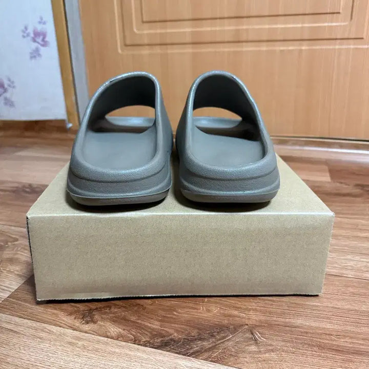 [BUNJANG] Slipper (Brown) / 미사용 새상품 ) 42 이지 보세 슬리퍼 브라운