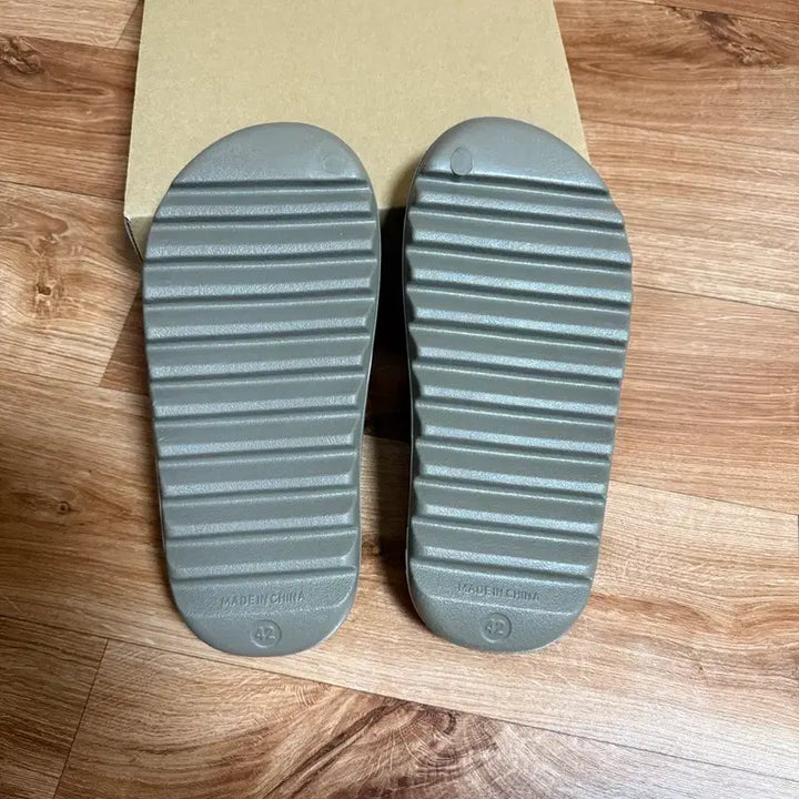 [BUNJANG] Slipper (Brown) / 미사용 새상품 ) 42 이지 보세 슬리퍼 브라운