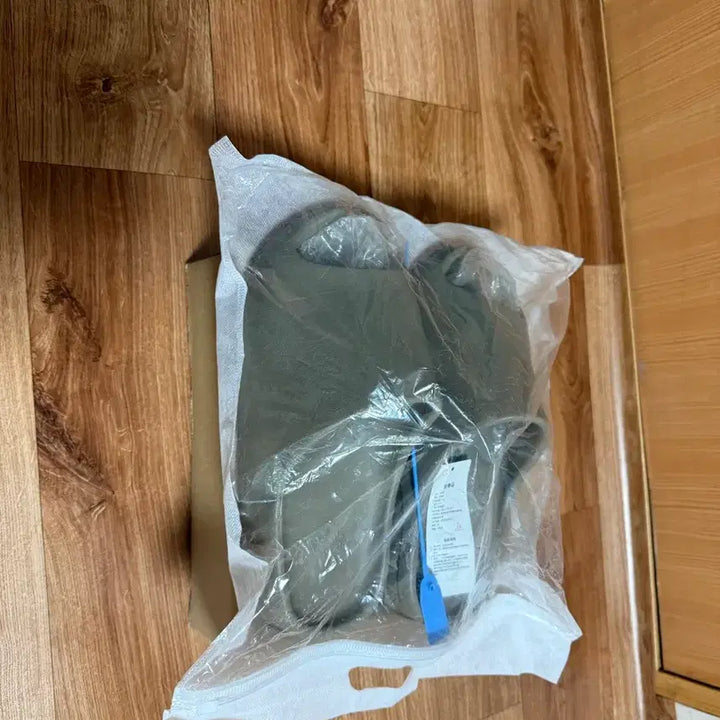 [BUNJANG] Slipper (Brown) / 미사용 새상품 ) 42 이지 보세 슬리퍼 브라운