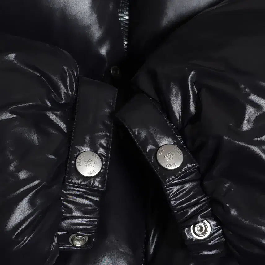 [SOLD OUT] [3] 몽클레어 알릭스 22FW 알몬드 패딩 블랙