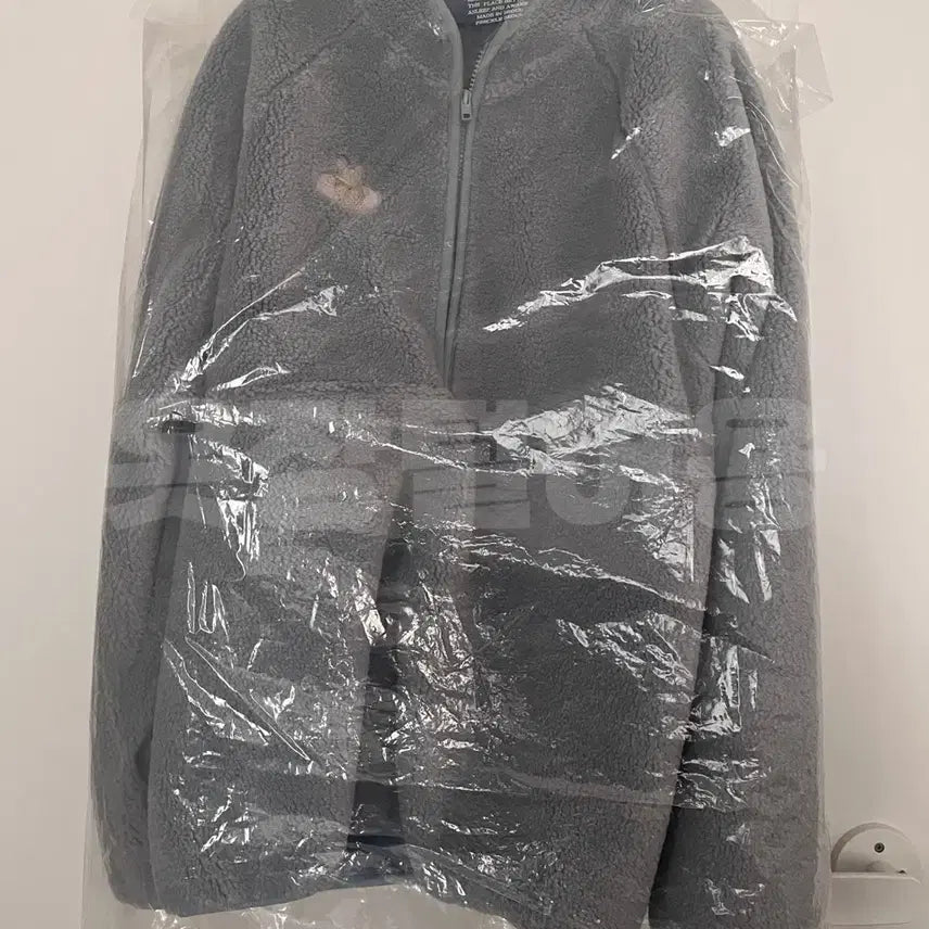 [BUNJANG] Butter Needlepoint Fleece / 새상품+택포)프레클 butter needlepoint fleece