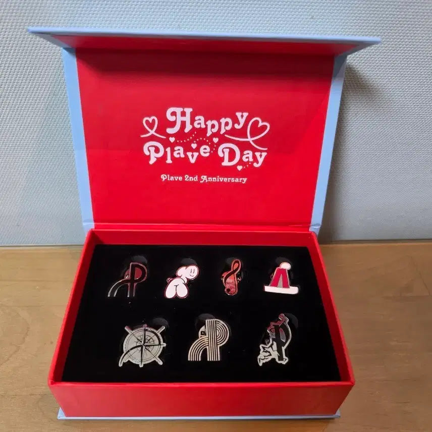 플레이브 2주년 기념 플브 로고 뱃지 풀세트