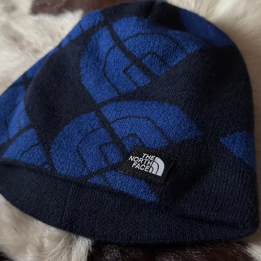[BUNJANG] The North Face TNF Logo Jacquard Beanie / 00s 노스페이스 TNF Logo Jacquard Beanie