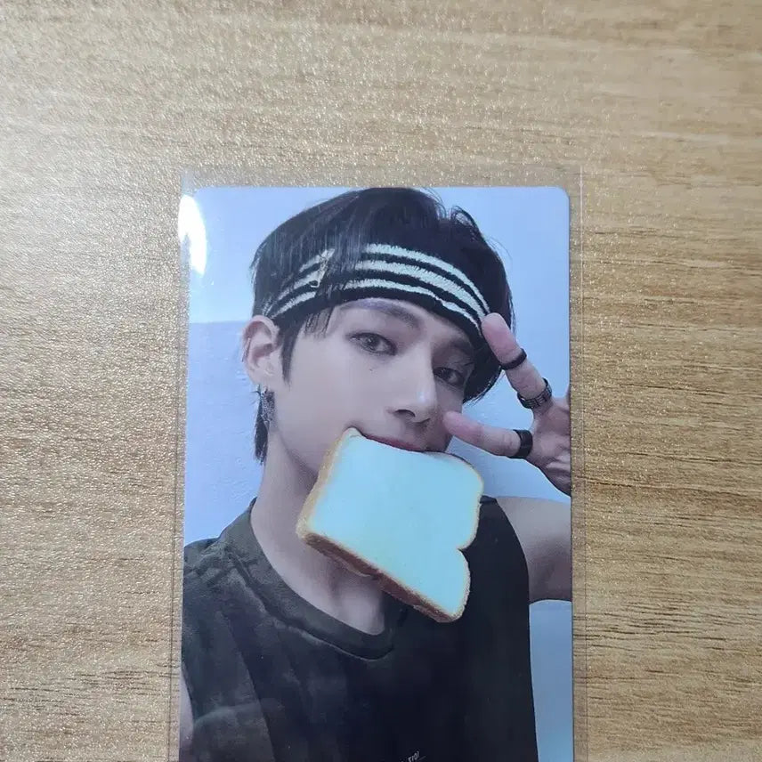 ATEEZ 에이티즈 outraw 우영 포카