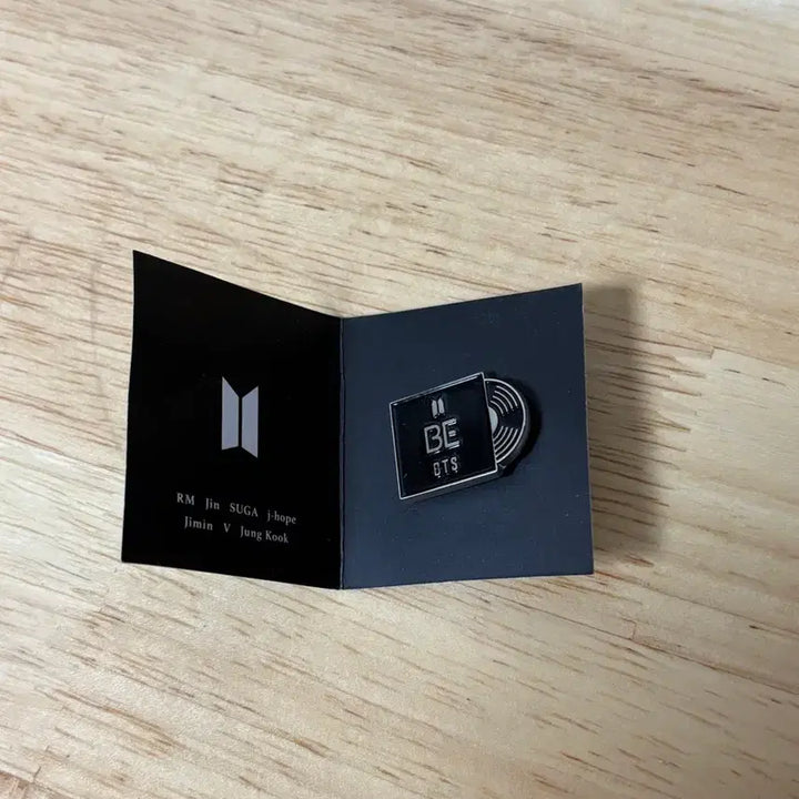 방탄소년단 BTS BE 앨범 핀뱃지 (알라딘 특전)