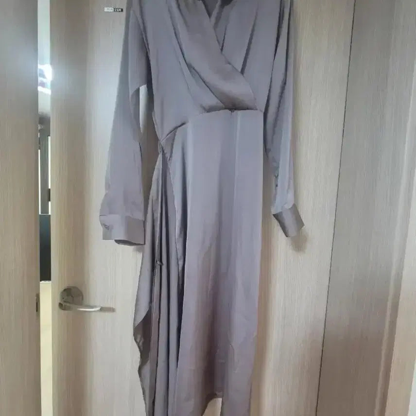 [BUNJANG] Naning9 Satin Wrap Dress / 난닝구 새틴 랩원피스 Free