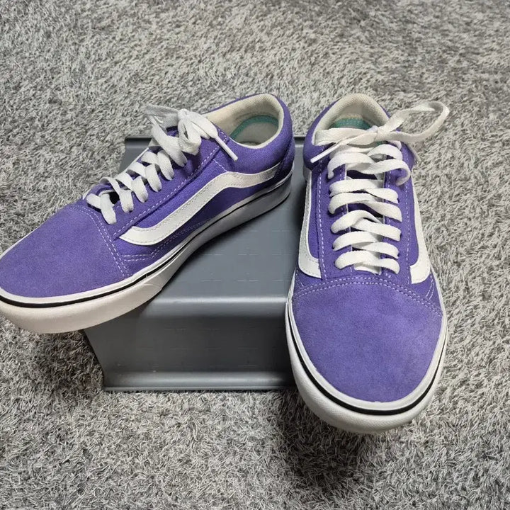 [SOLD OUT] 반스 여성 올드스쿨 컴피쿠시 스웨이드 245