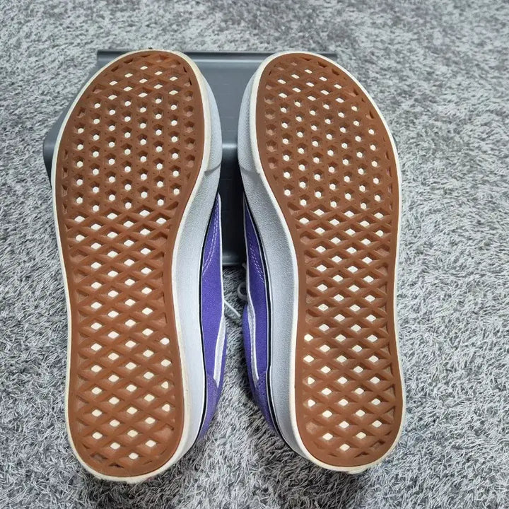 [SOLD OUT] 반스 여성 올드스쿨 컴피쿠시 스웨이드 245