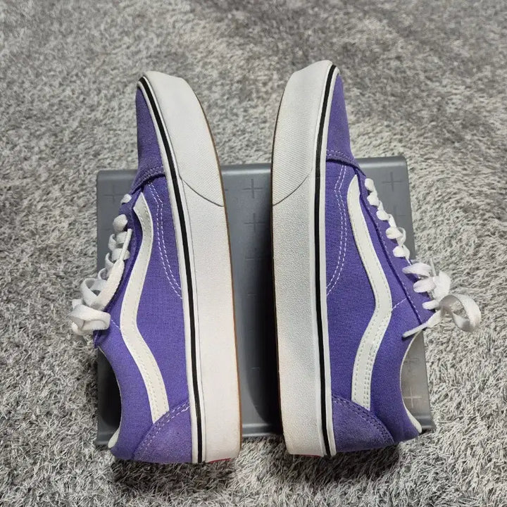 [SOLD OUT] 반스 여성 올드스쿨 컴피쿠시 스웨이드 245