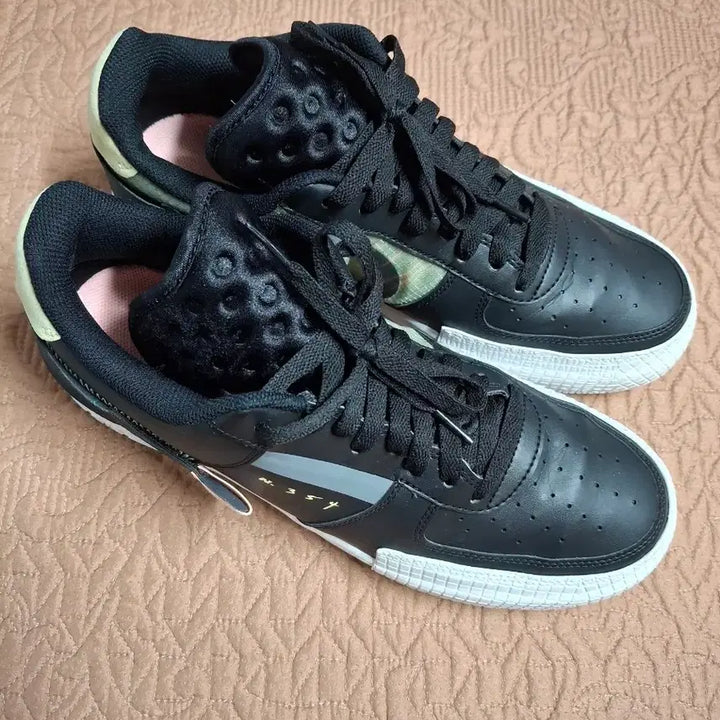 [BUNJANG] Nike Air Force 1 Type Black Pink Tint Sneakers / 290 나이키 에어포스1 타입 블랙 핑크틴트 운동화 [1166]