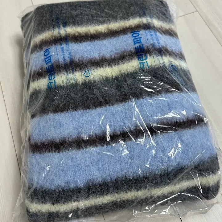 [BUNJANG] AKMU Horizon Sweater (Blue) / 아코크 호라이즌 스웨터 블루색상 판매합니다!