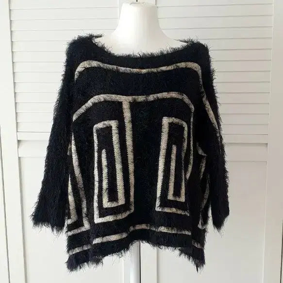 [BUNJANG] Unique Pattern Oversized Sweater / 유니크 패턴 박시 스웨터 (새제품)