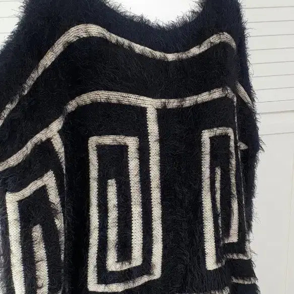 [BUNJANG] Unique Pattern Oversized Sweater / 유니크 패턴 박시 스웨터 (새제품)