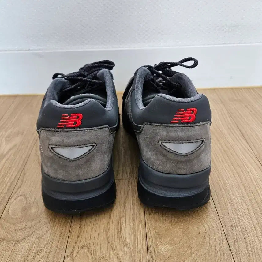 [BUNJANG] New Balance 1600 Dark Gray Sneakers / 뉴발란스 1600 다크그레이 275