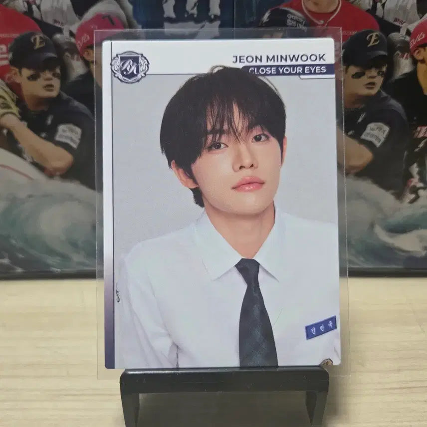 전민욱 Close Your Eyes 포토카드 판매합니다.