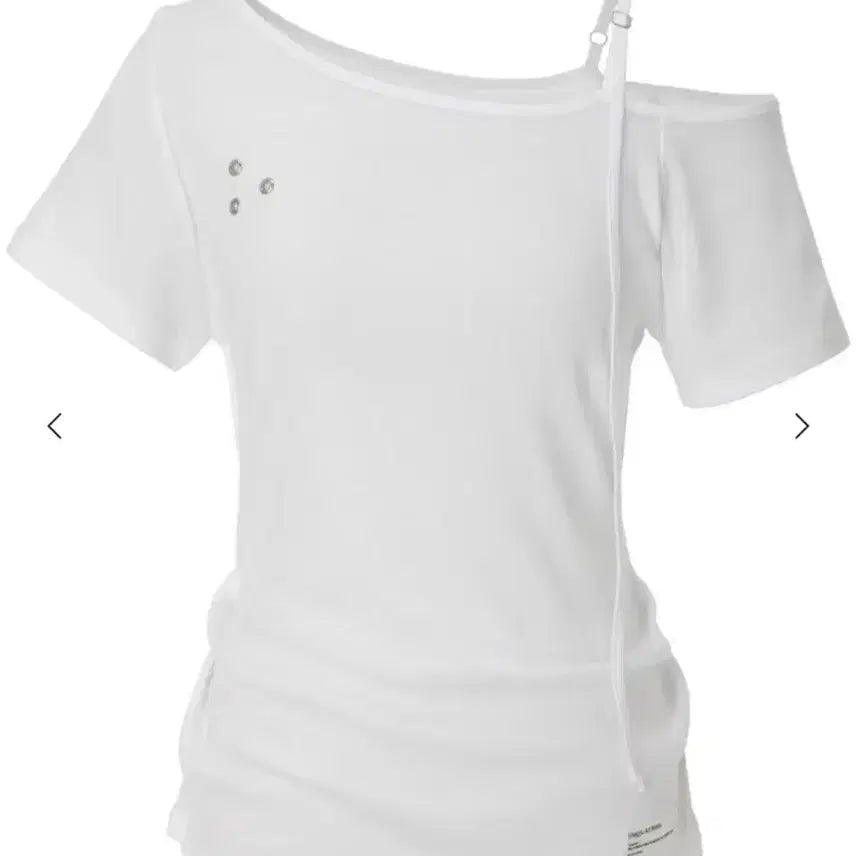 [BUNJANG] Inegi Buckle Strap One Shoulder Top White / 이네기 버클 스트랩 원숄더 탑 화이트