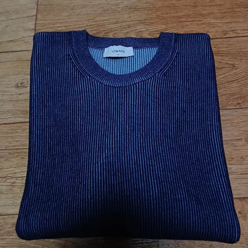 [BUNJANG] Lemard Two-Tone Round Knit Navy / (2)르마드 투톤 사선 라운드 니트 네이비