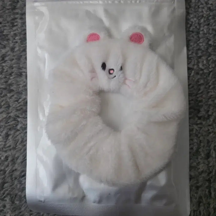 스트레이키즈 스키주 스크런치 지니렛