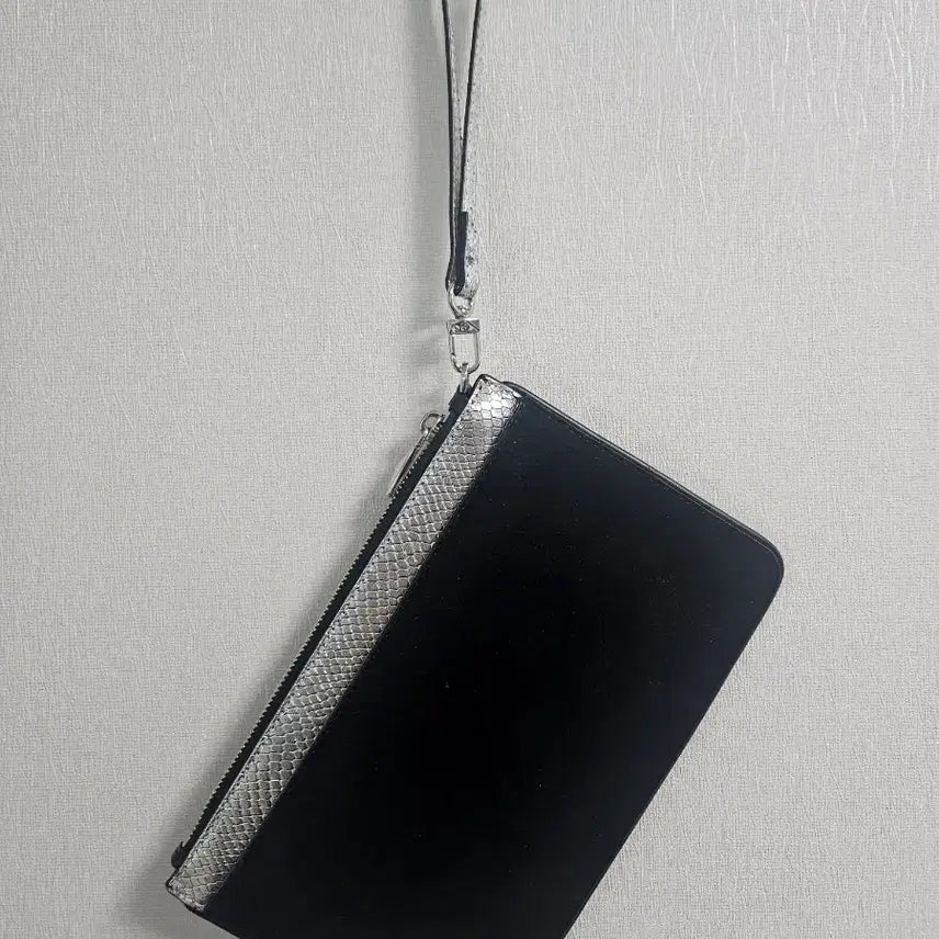 [BUNJANG] Michael Kors Black MK Logo Clutch / 마이클 코어스 블랙 MK 로고 클러치