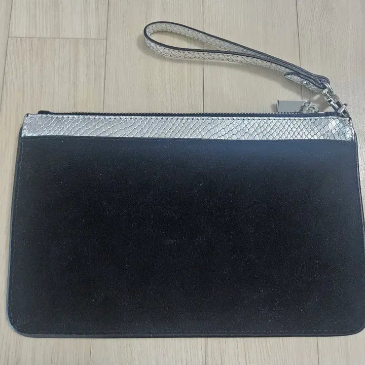 [BUNJANG] Michael Kors Black MK Logo Clutch / 마이클 코어스 블랙 MK 로고 클러치